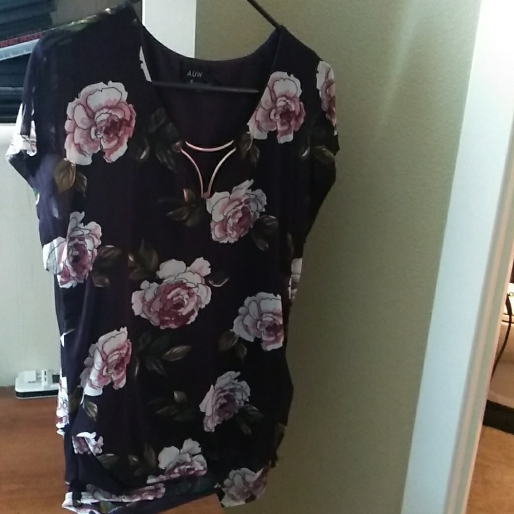Floral top - Picture 2 of 4